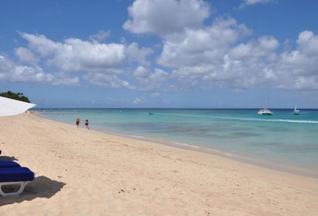 Bora Bora By Blue Sky Luxury Apartment Paynes Bay Екстериор снимка