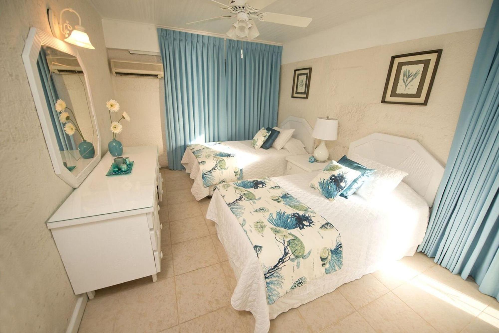 Bora Bora By Blue Sky Luxury Apartment Paynes Bay Стая снимка