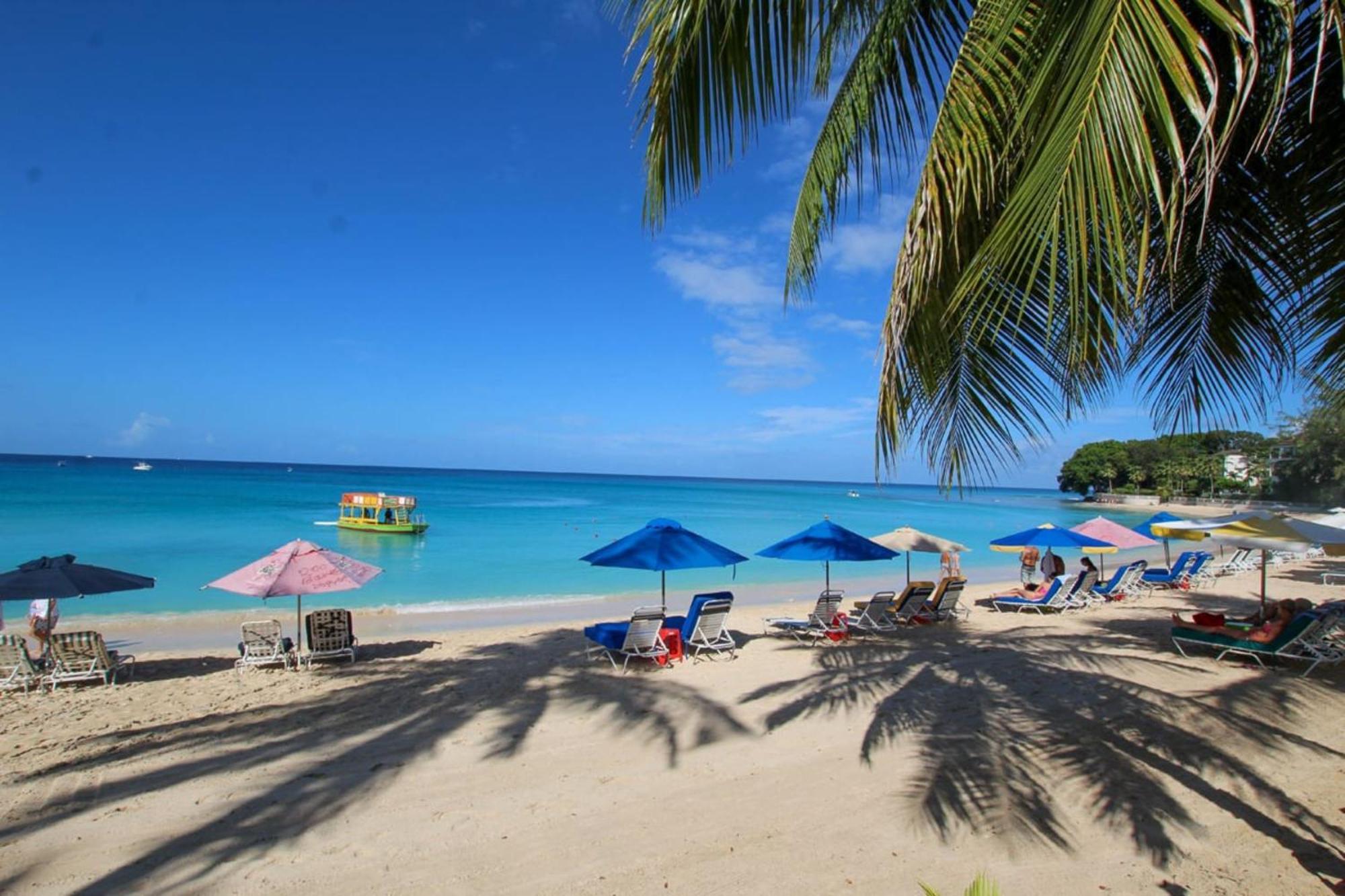 Bora Bora By Blue Sky Luxury Apartment Paynes Bay Стая снимка
