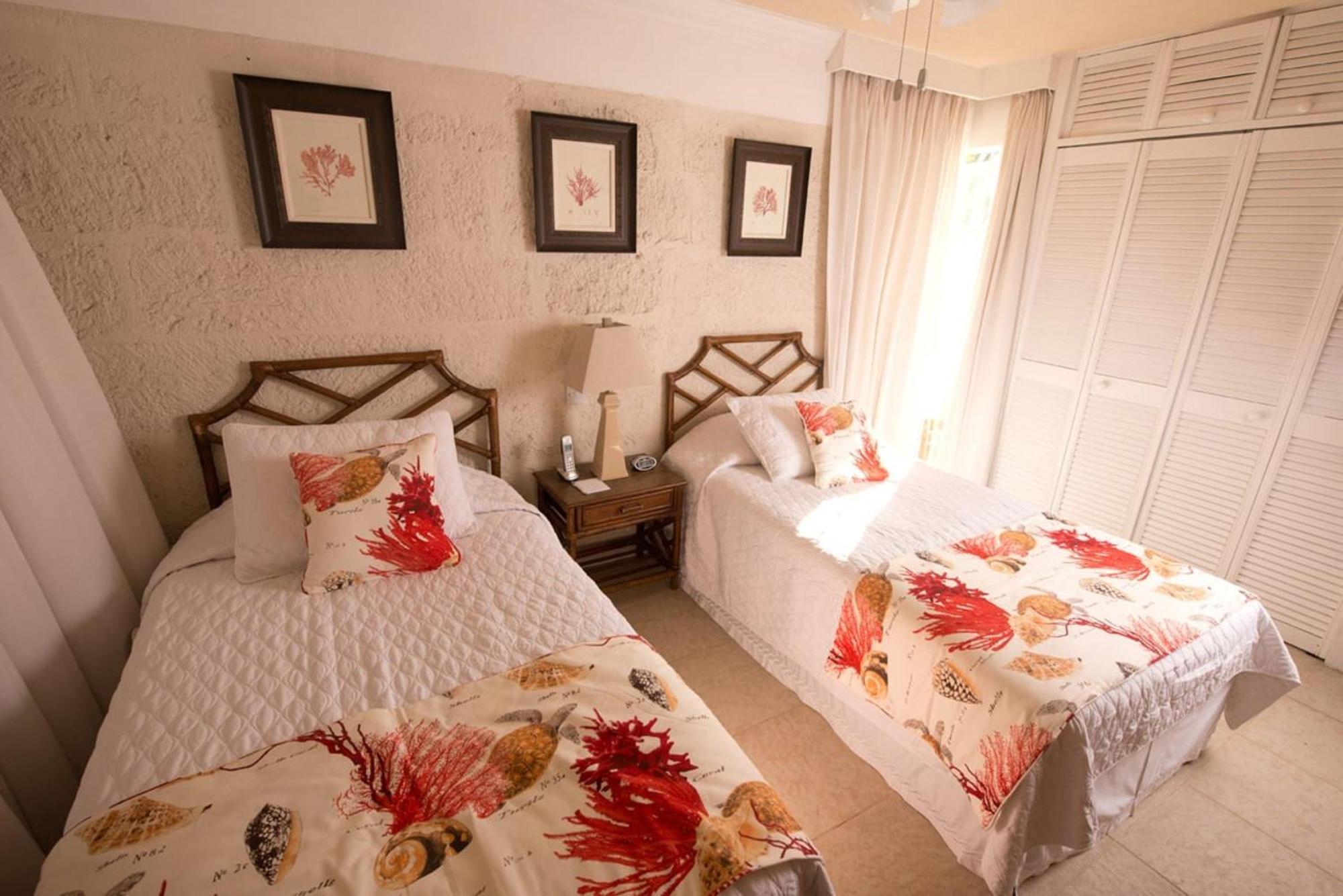 Bora Bora By Blue Sky Luxury Apartment Paynes Bay Стая снимка